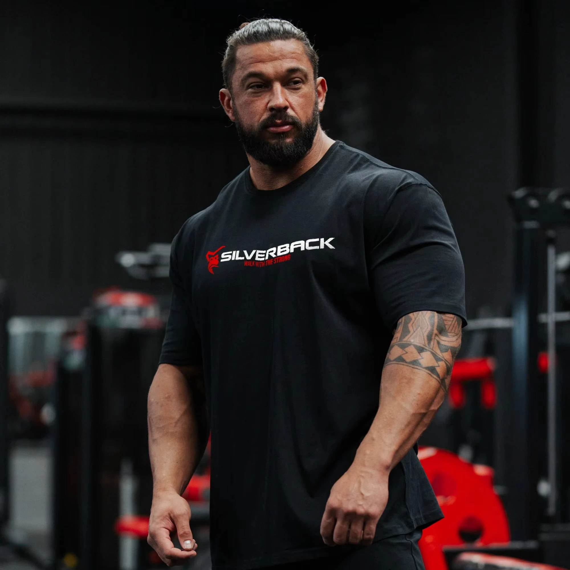 Nouvelle Collection Été 2026 : T-shirt Confortable et Simple avec Imprimé Gorille GYM Strength Club 2026 - Tenue de Sport Silverback