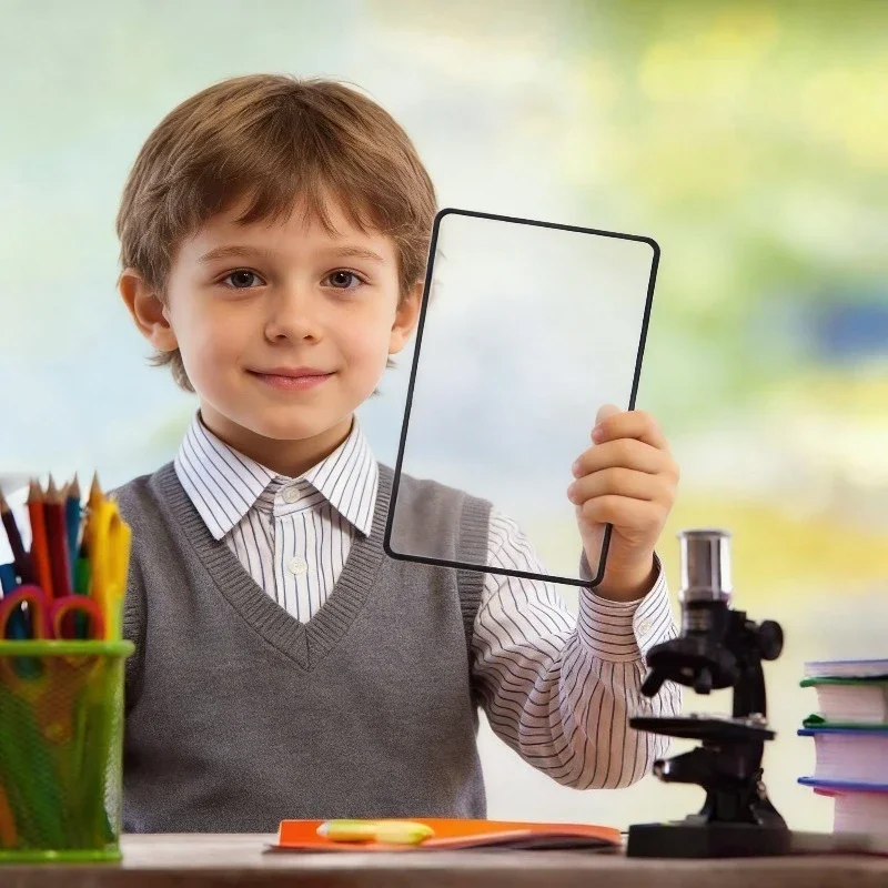 

4Pcs Card Sized Magnifying Glass Reading Magnifier Portable Lightweight 3X Fresnel Lens Reading Aid Sheet for Seniors Office