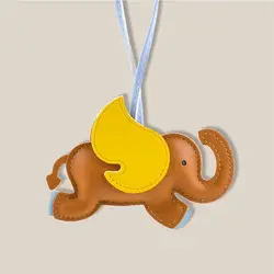 PU Leather Flying Wings Elephant Keychain Cute Cartoon Animal PU Leather Hanger Car Keyring 16 Colors Bag Pendant Women