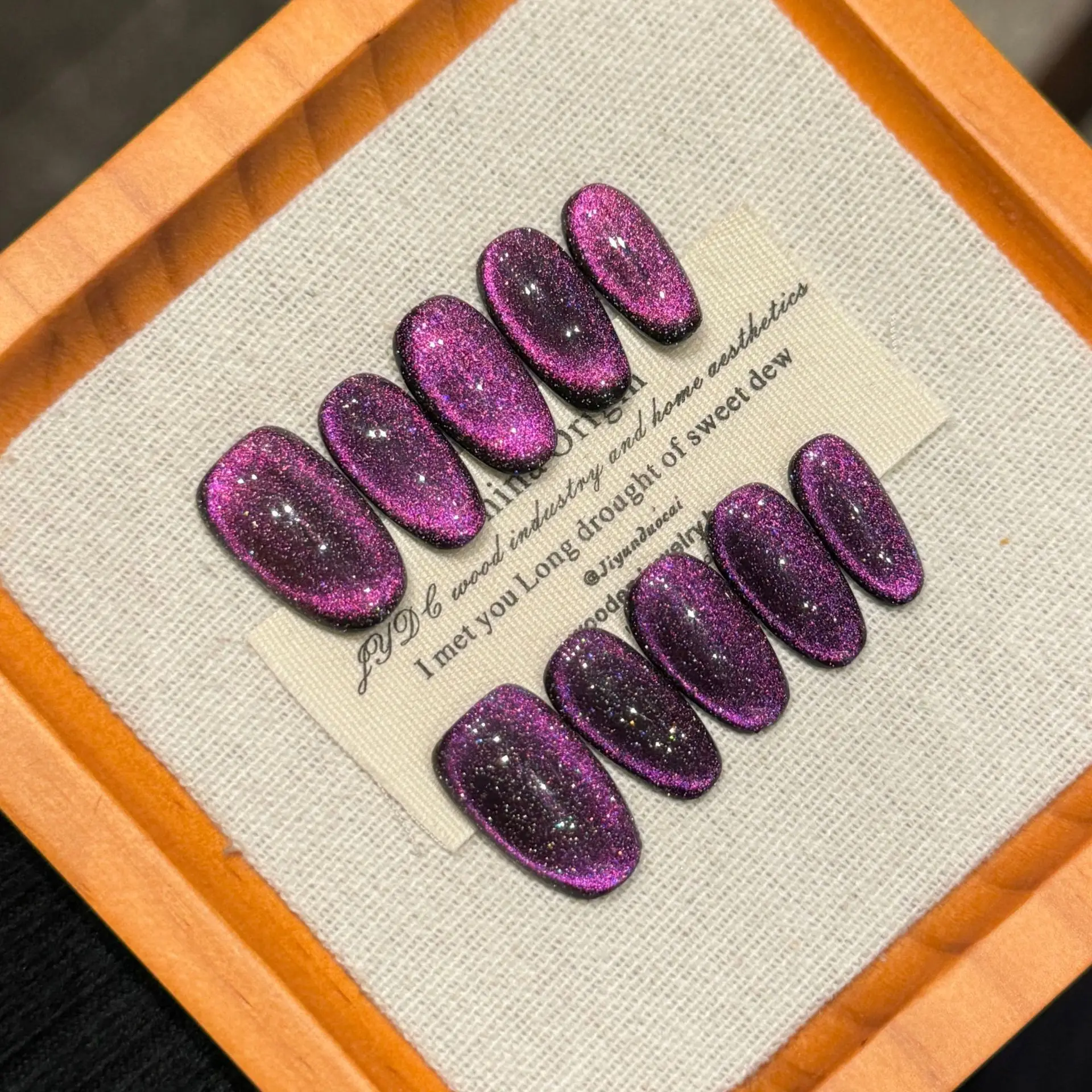 10pcs Pure Handmade Glitter Purple Crystal Cat Eye Press On Nails Shiny Purple Oval False Nails Wearable False Nails Tips