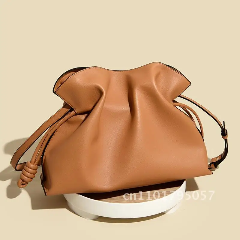 Commuter Shoulder Bag 2025 High End Versatile Crossbody Bag Large Capacity Cloud Bag Simple Fashion Women's Bag
