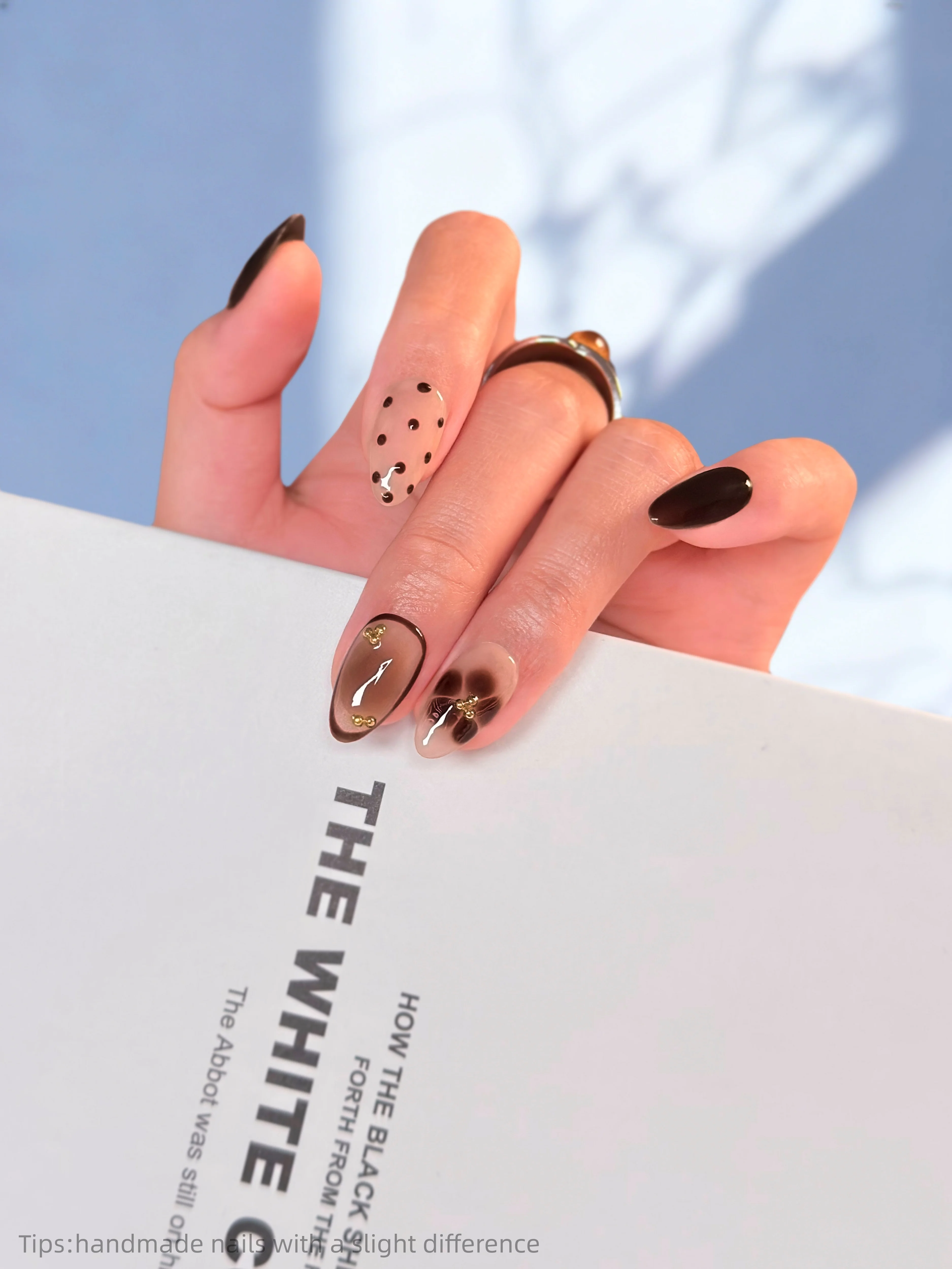 10pcs Handmade Brown Polka Dot Flower Press on Nails Almond Short Wearable Reusable Korean Sweet False Nails 2026