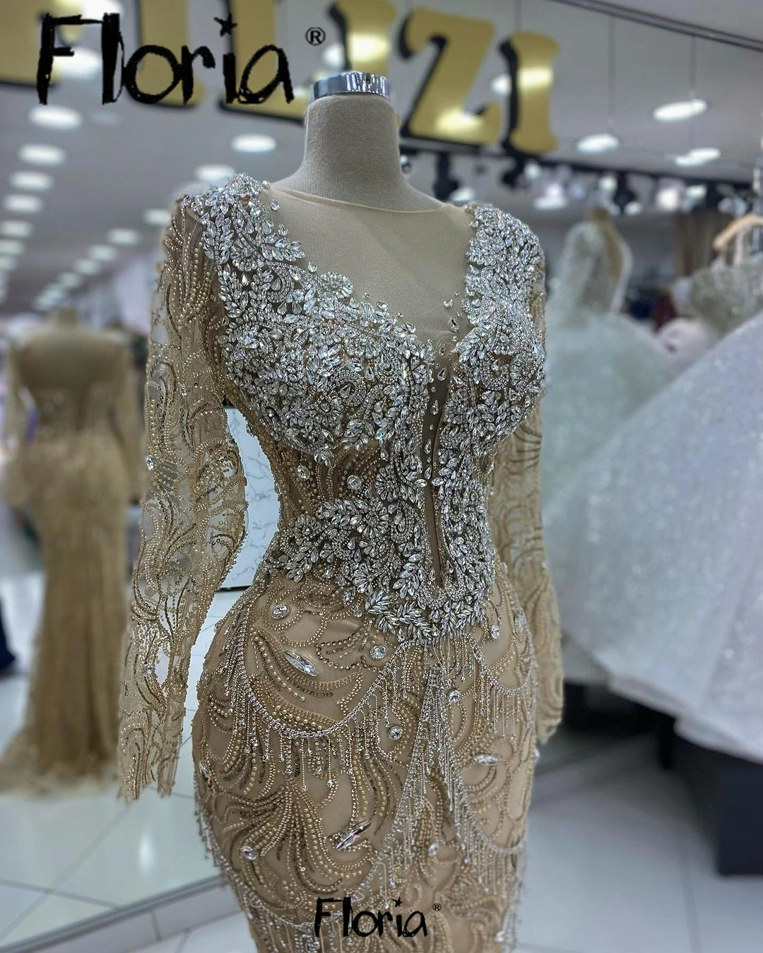 Floria-Champanhe claro com decote em V profundo, manga comprida, cristais artesanais, vestidos de festa de casamento, novo vestido formal celebridade