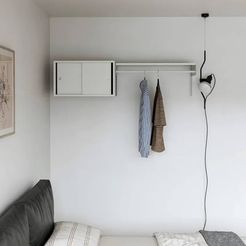 Handmade Metal Floating Shelves Wall Mounted Modern Simple Design for Bedroom Decor Small Space Storage Fashion Book Display