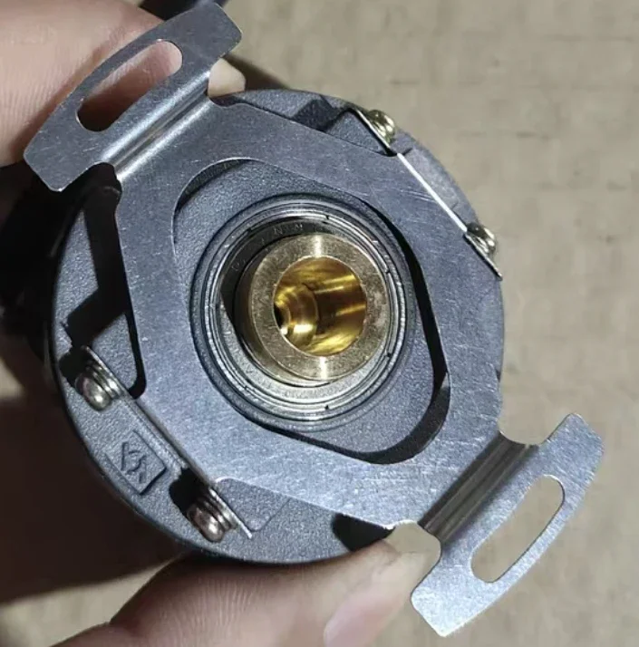 L'encoder ZAK-20-17X16PB-G05FD-D usato è stato testato bene Funzioni correttamente