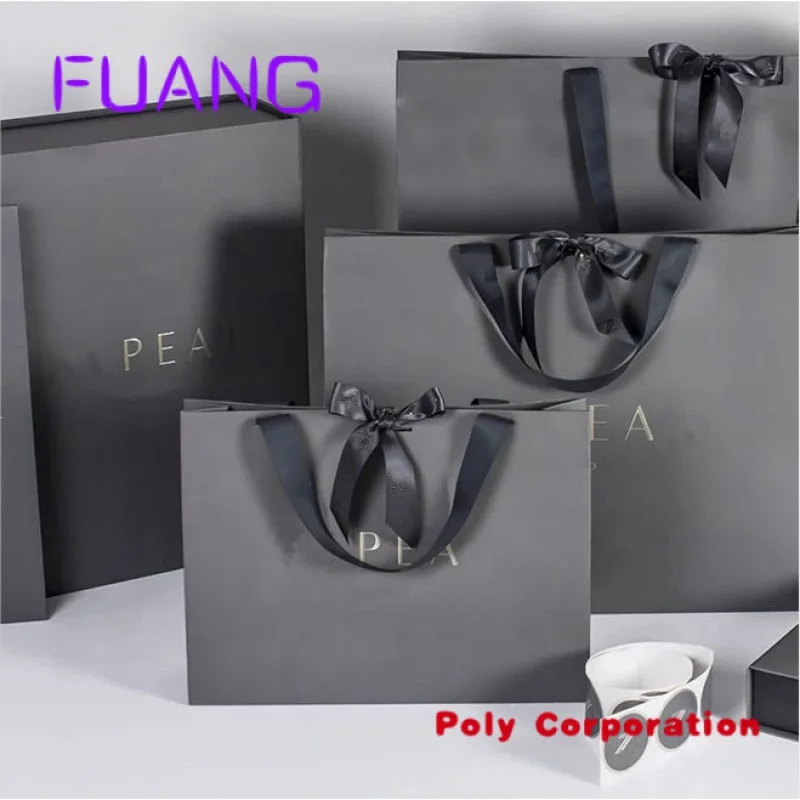 Custom  Custom Printed Logo Luxury sac en papier Matt Black Shopping Paper Gift Bags Packaging With Ribbon Handle