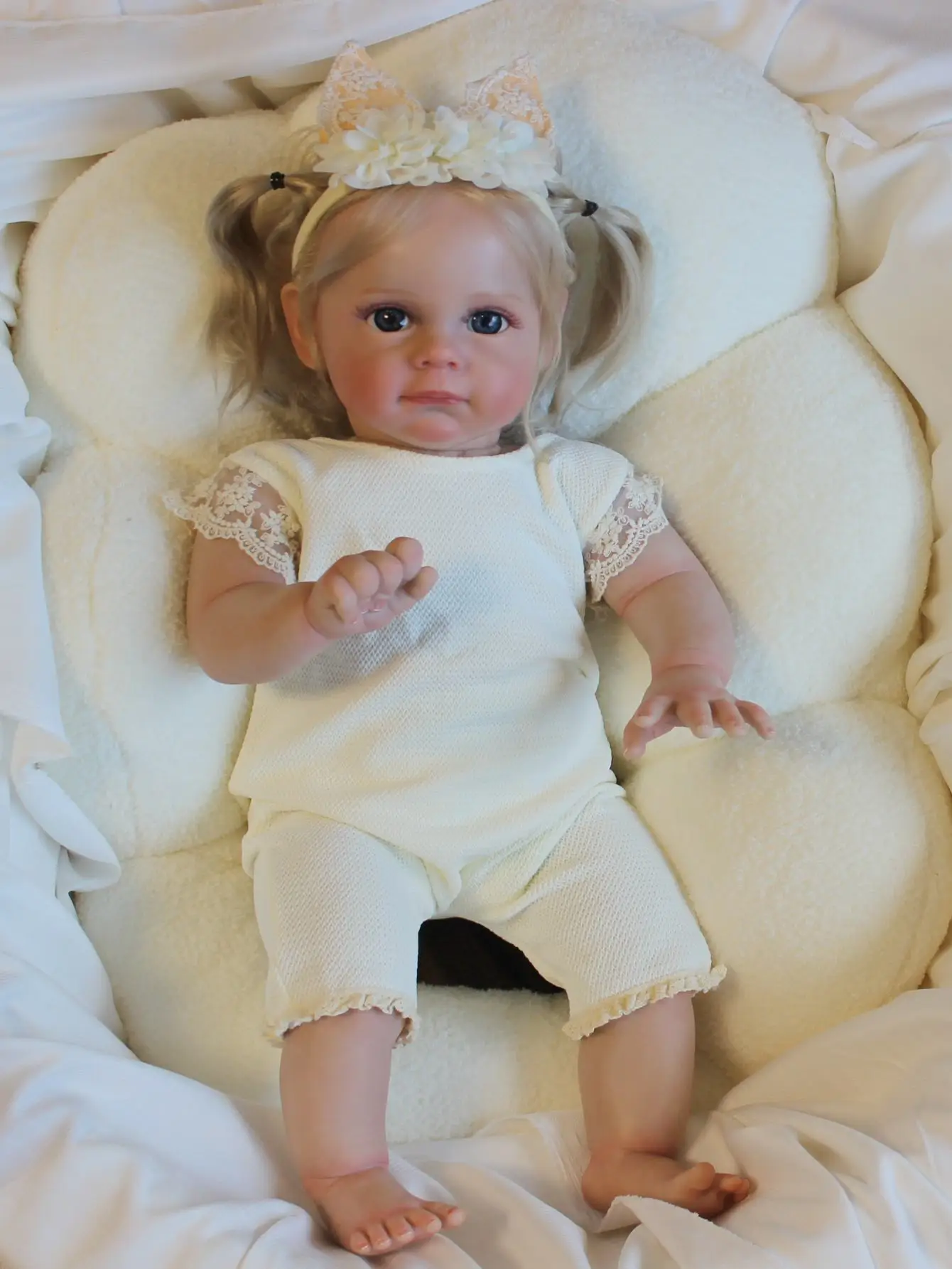 60 cm reborn doll soft cloth body/realistic doll/unisex/blue eyes/Christmas gift for girl