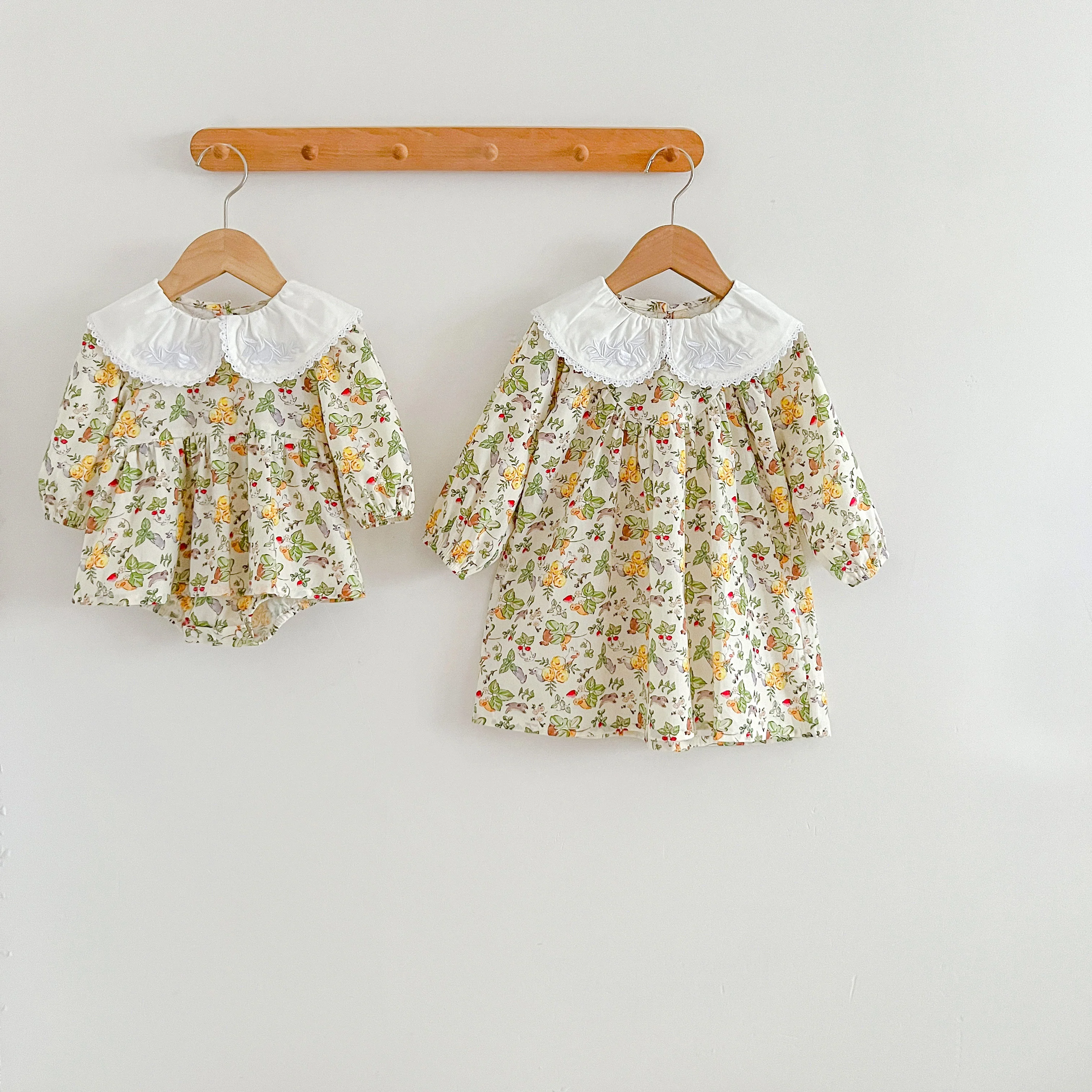 Familien look Frühling Blumen kleid Baby Mädchen bestickt Pandora Kragen Baumwoll kleid Baby Mädchen Blumen Bodysuit Schwestern Look Kleidung – Detail 14