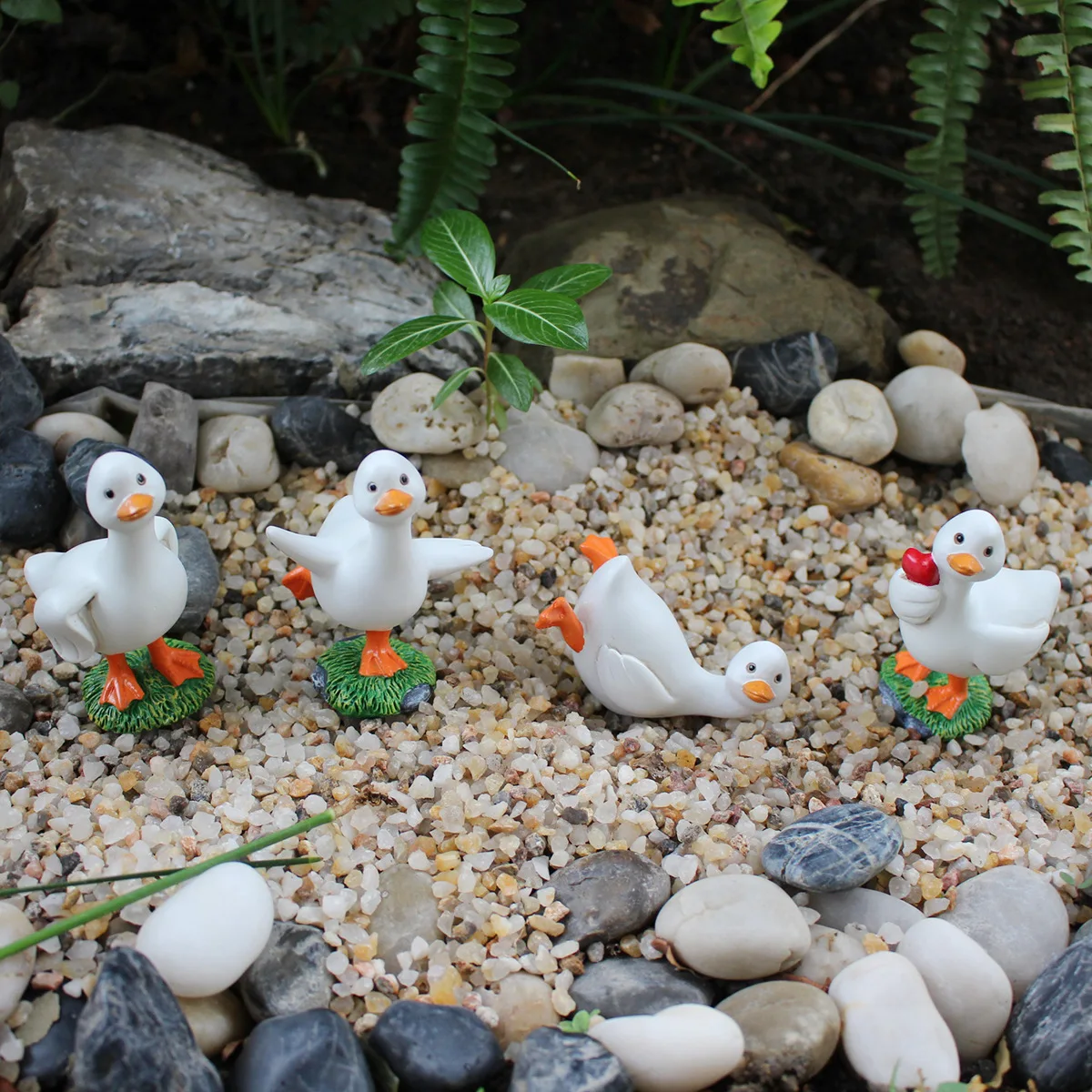 Mini Duck Beach Scene- Resin Micro Landscape, Cute for Aquarium & Desk