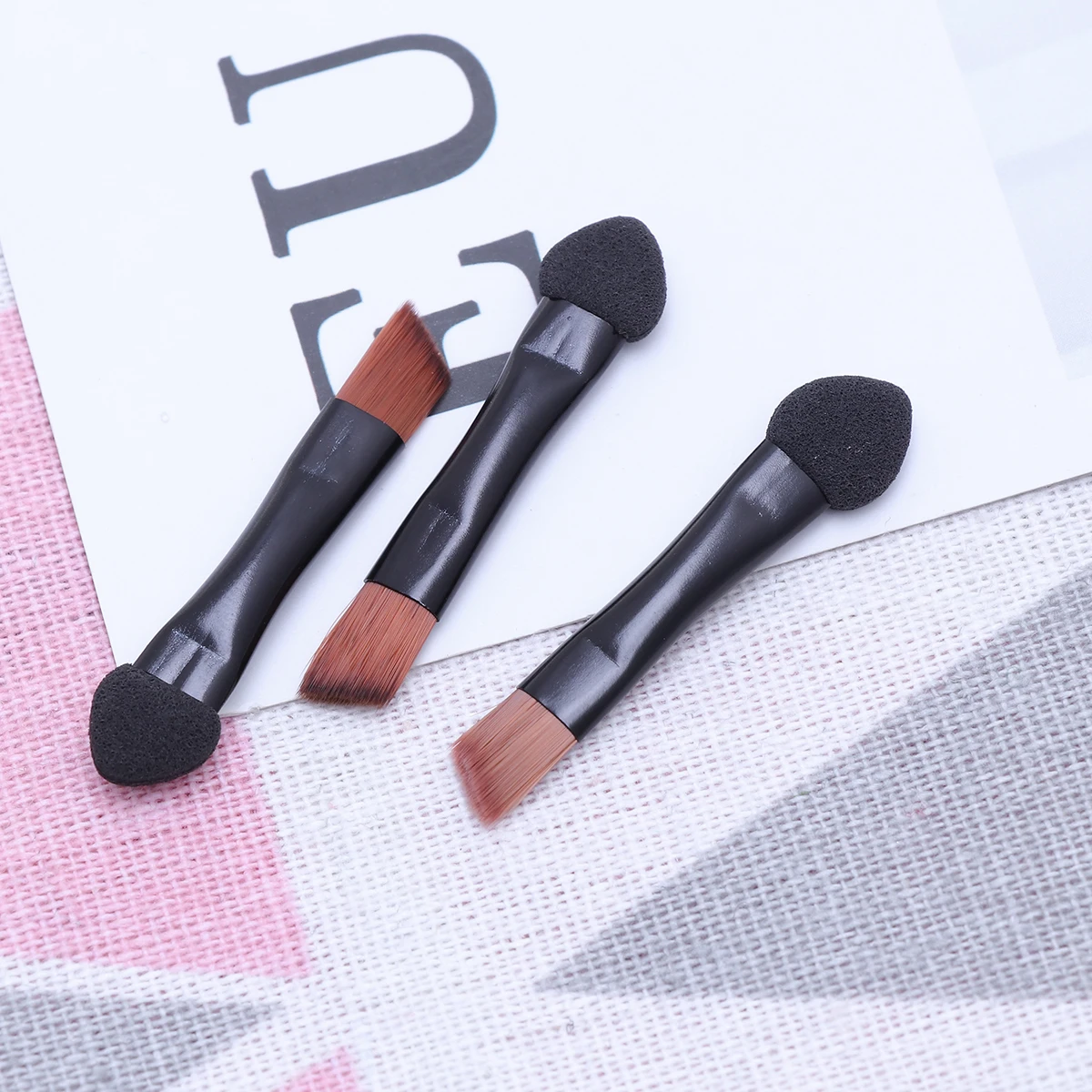 20 pçs pincéis de maquiagem de sobrancelha esponja derrubado design compacto mistura cosméticos viagem mistura escova tamanho macio e confortável