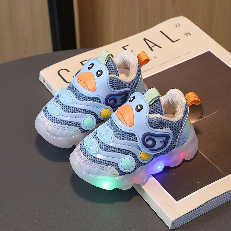 Zapatillas scarpe per bambini scarpe Casual per bambini 2023 primavera scarpe da passeggio per bambini scarpe sportive per ragazze con suola morbida