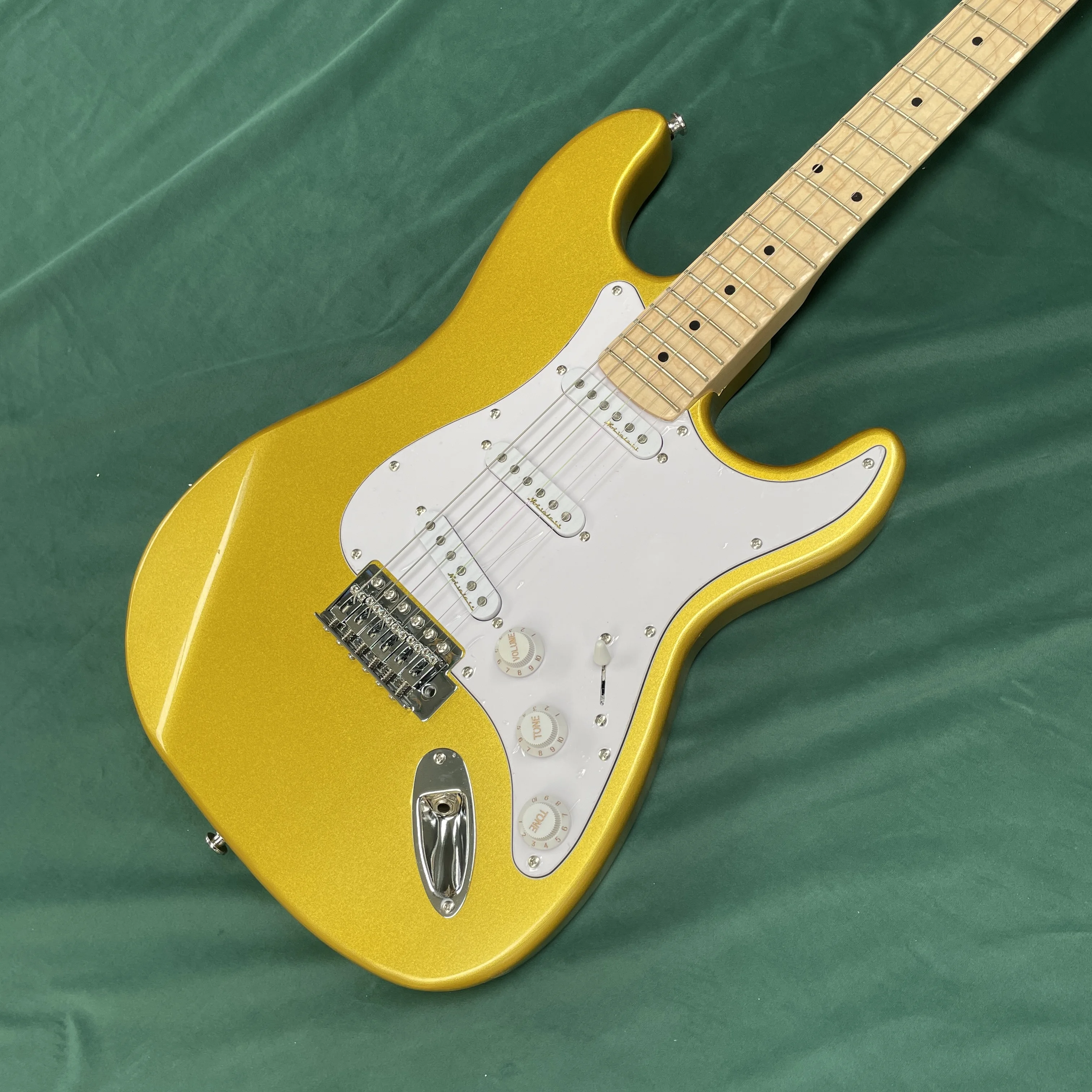 

6-string electric guitar with maple fingerboard,silver hardware guitars,suitable for beginners and intermediate players guitarra