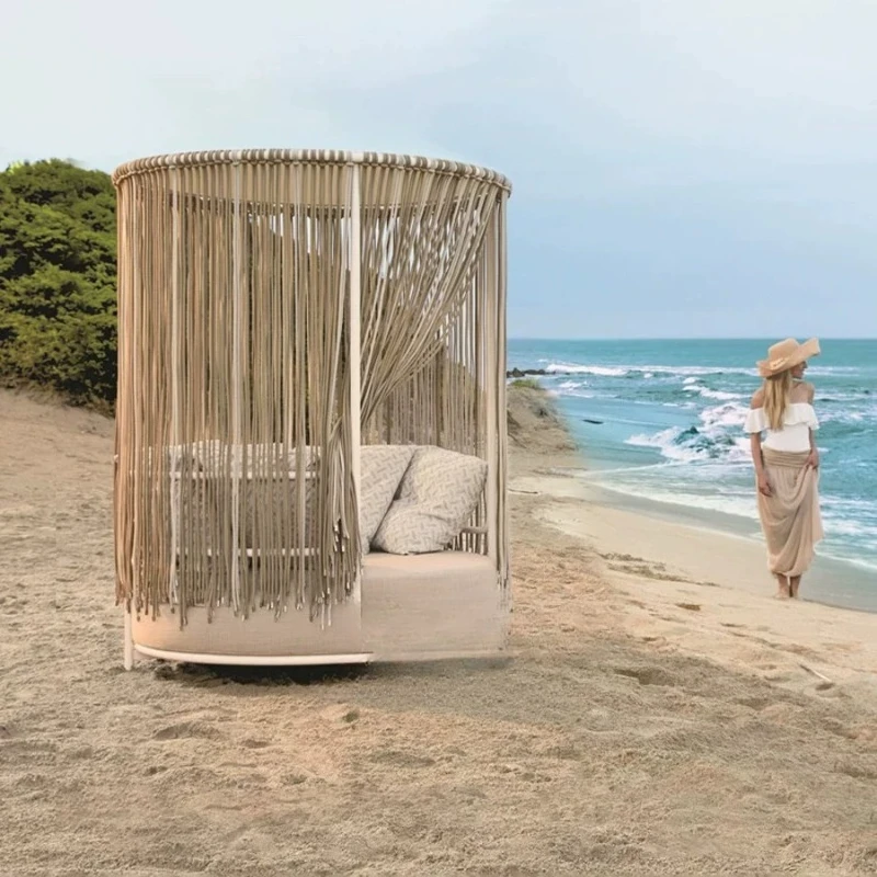 Outdoor bed Garden courtyard Round sofa bed Hotel resort Open-air creative rattan recliner Waterproof and sunscreen