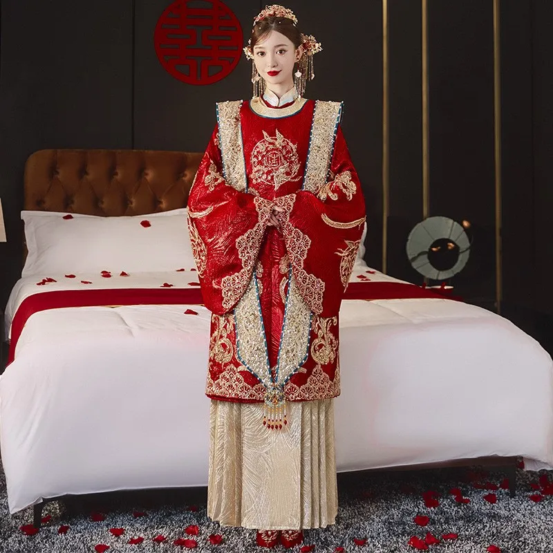 

Hanzhong-style phoenix crown and red wedding dress couple set