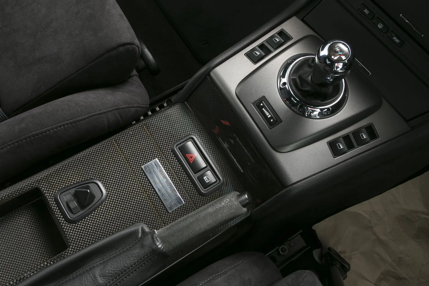 

Подходит для центральной консоли BMW E46 M3 CSL типа Carbon (только RHD)