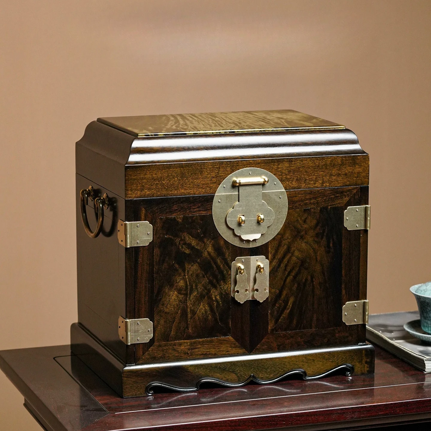 Golden Nanmu Sinking Wood Jewelry Box Vintage Chinese Solid Wood Jewelry Storage Case
