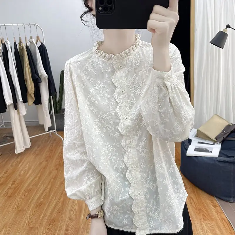 Korean Version Cotton Lace Inner Collar with Lace Embroidery Long Sleeved Shirt Women\'s Top