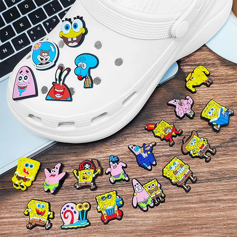 20 pz/set Anime SpongeBob SquarePants Cool model Shoes Charms accessori coccodrillo in Silicone regali per bambini Wristband Hole Slipper Decor