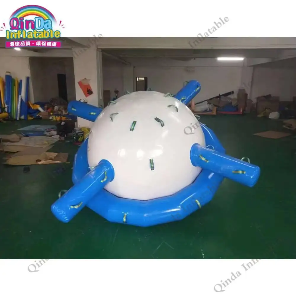 인간 크기 물 위에서 타는 토이 인플레이터블 시소 로커 0.9mm PVC 인플레이터블 워터 스피너 토이 어린이용