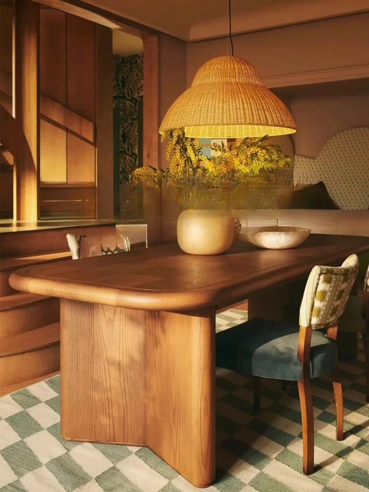 

Средневековый обеденный стол из цельного дерева, домашняя маленькая квартира, ретро-дизайнерский обеденный стол рекомендует овальный длинный стол