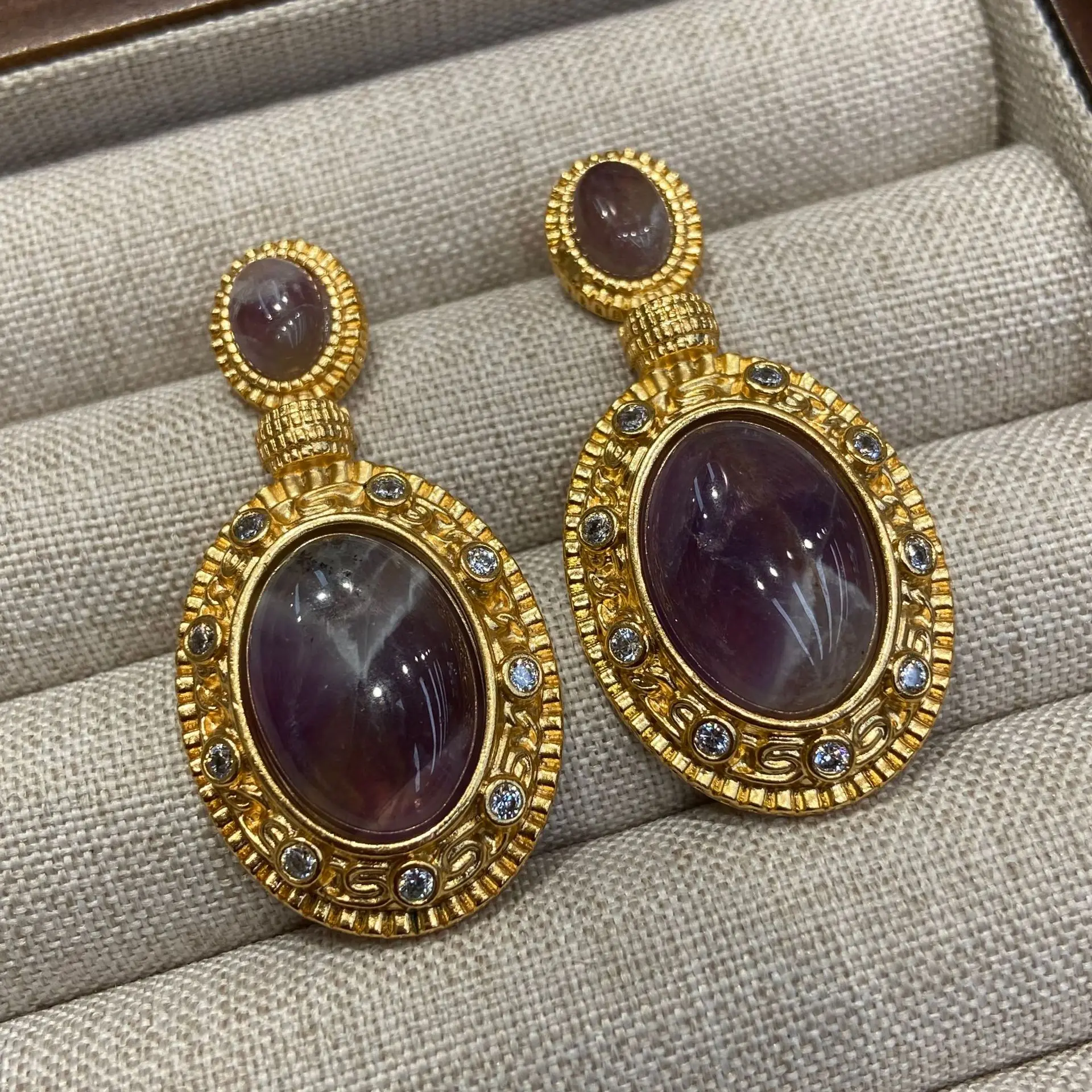 Retro Elegant Oval …