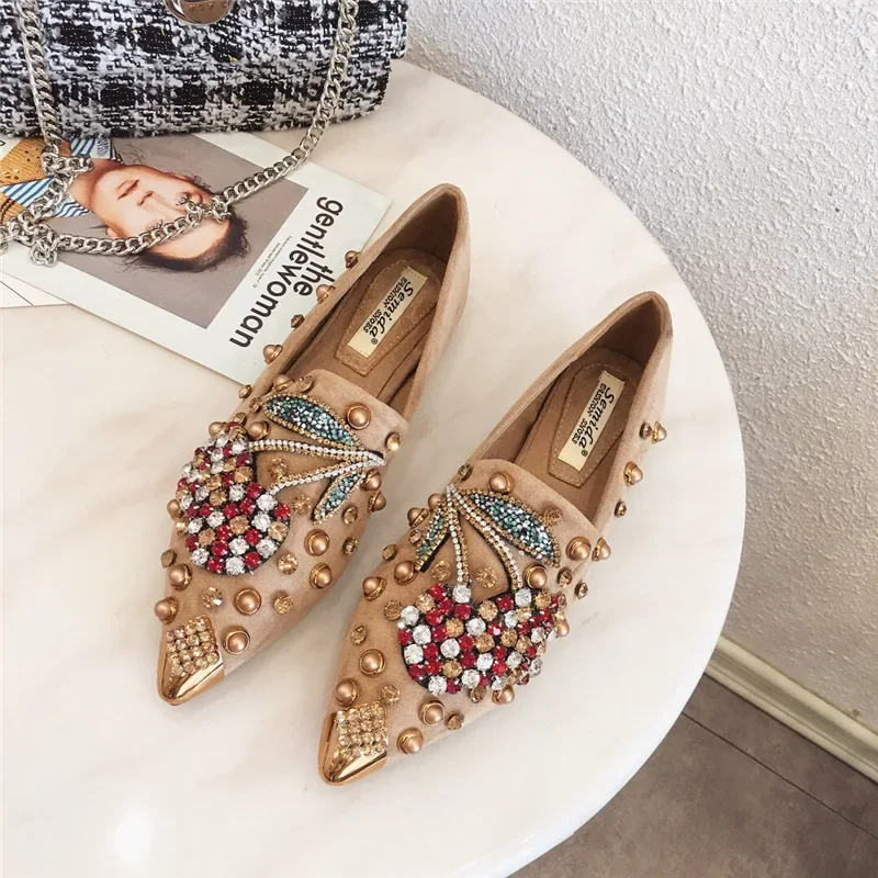 New 2024 Pointed Toe Women Flat Rhinestones Loafers Autumn Rivets Classic Ladie Flats Shoes Women\'s Ballet Flats Soft Boat Shoes