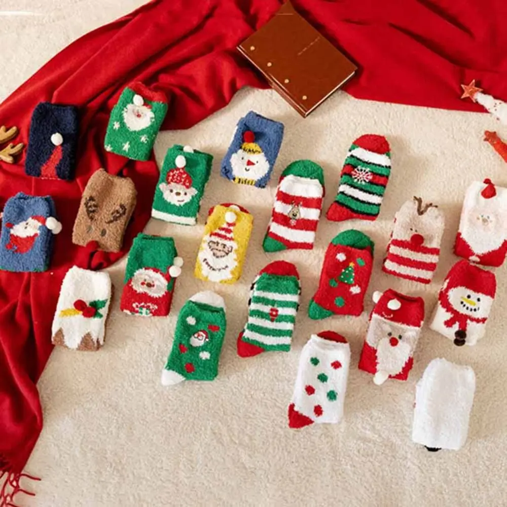 الجوارب الشتاء الكرتون ثلج أحمر أخضر الطابق النوم الجوارب النساء الجوارب المرجان المخملية الجوارب عيد الميلاد الجوارب الأوسط جوارب أنبوبية