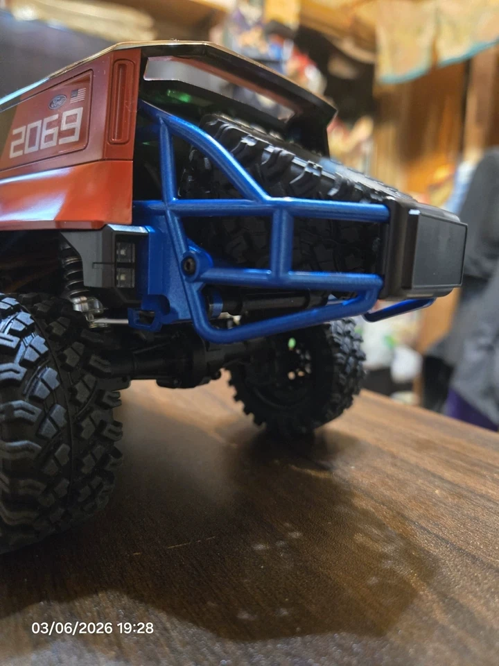 MJX 1/18 Scale 4WD Climbing Vehicle Off-Road RC Car H18P Brushless Remote Control Model Toy for Adventure Play