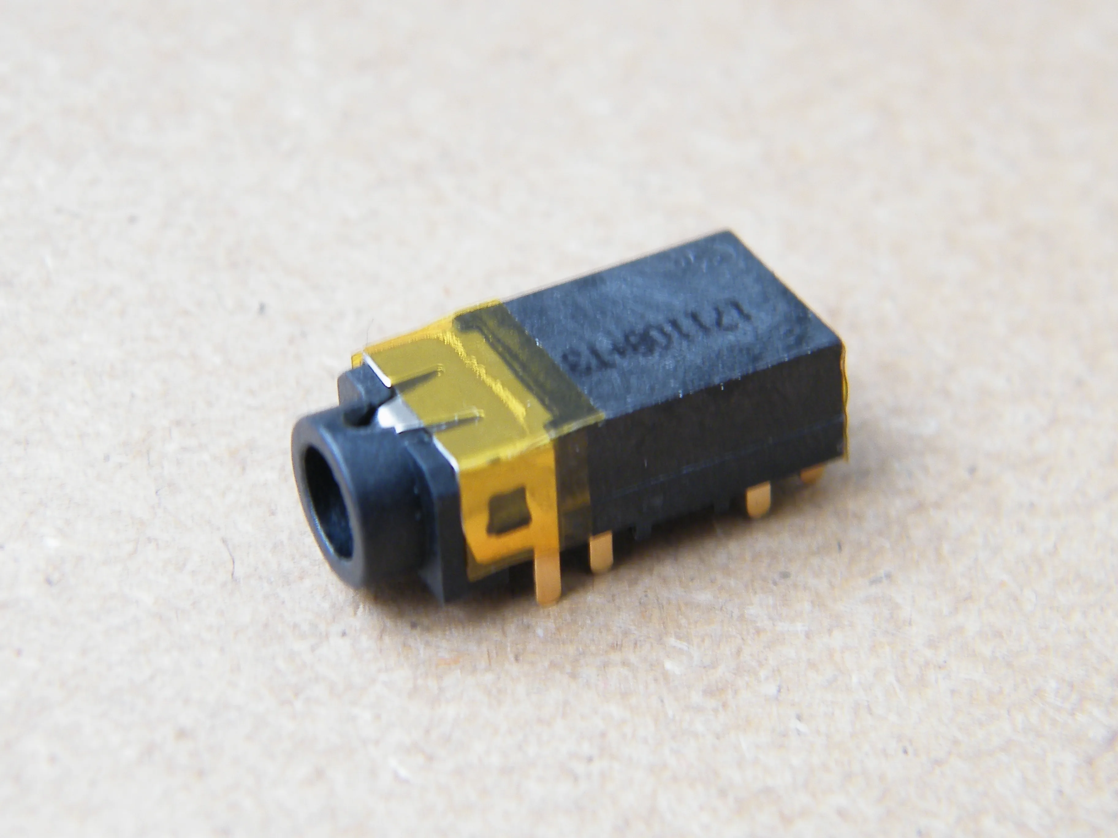 3.5mm Audio Jack Port Headphones Connector Microphone Socket For ThundeRobot T58 911SE 911ME MT ST PLUS G7000