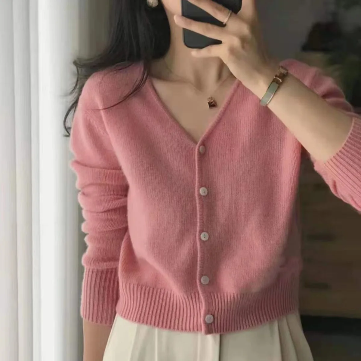 Hot Sale 100% Merino Wool Spring and Autumn New Women\'s V-neck Cardigan Slim Fashion Knitted Top Short Jacket Korean Version