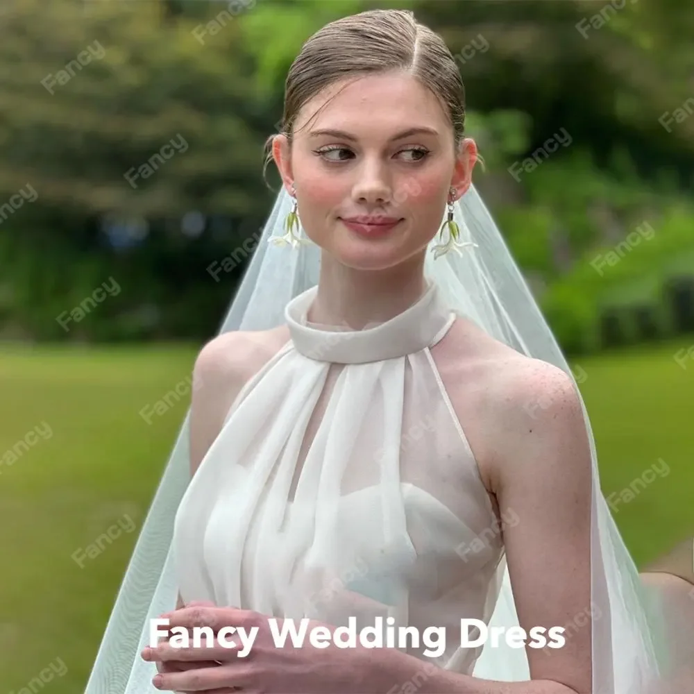 BOMP Elegant Halter ชุดแต่งงานสาย Organza แขนกุดความยาวชั้นชุดเจ้าสาว Garden ถ่ายภาพที่กําหนดเอง