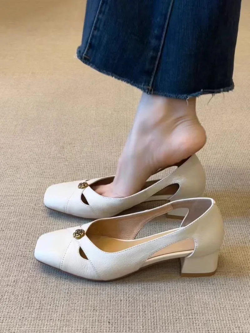 

2026 New Comfortable Chunky Heel Shallow Square-Toe Flats Versatile Camellia Mid-Heel Hollow Out Women's Shoes