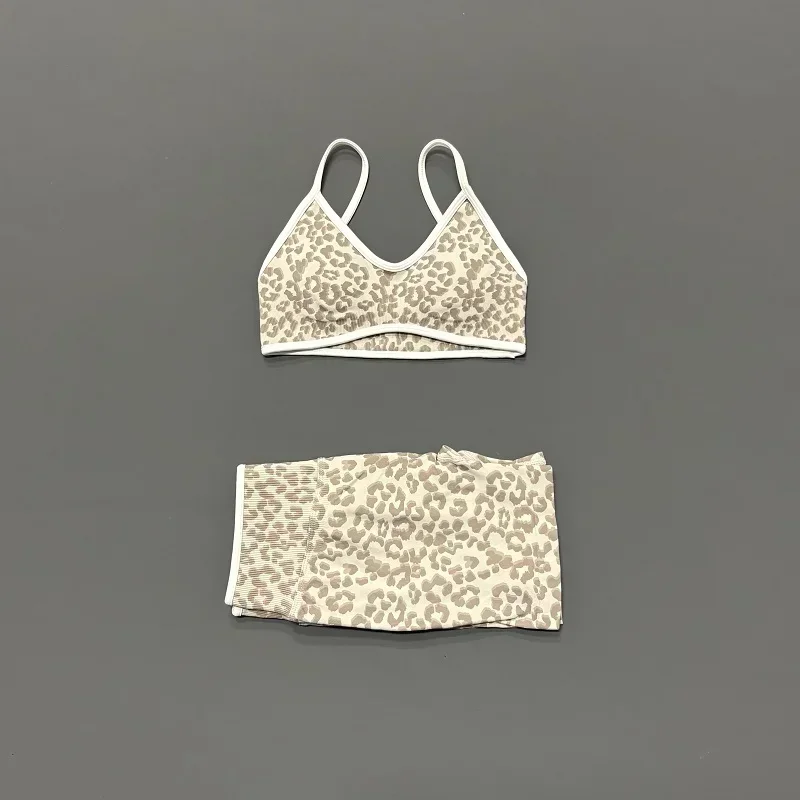 Wild Grace Leopard Active Set S47a6e9904cd14e71a79c18d14c20d002s