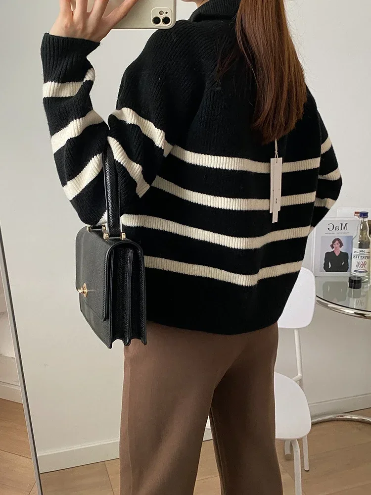 Autumn and Winter New Women\'s Sweater Zipper Stand-up Collar Striped Pullover Fashion Black Long Sleeve Knitted Sweater Women