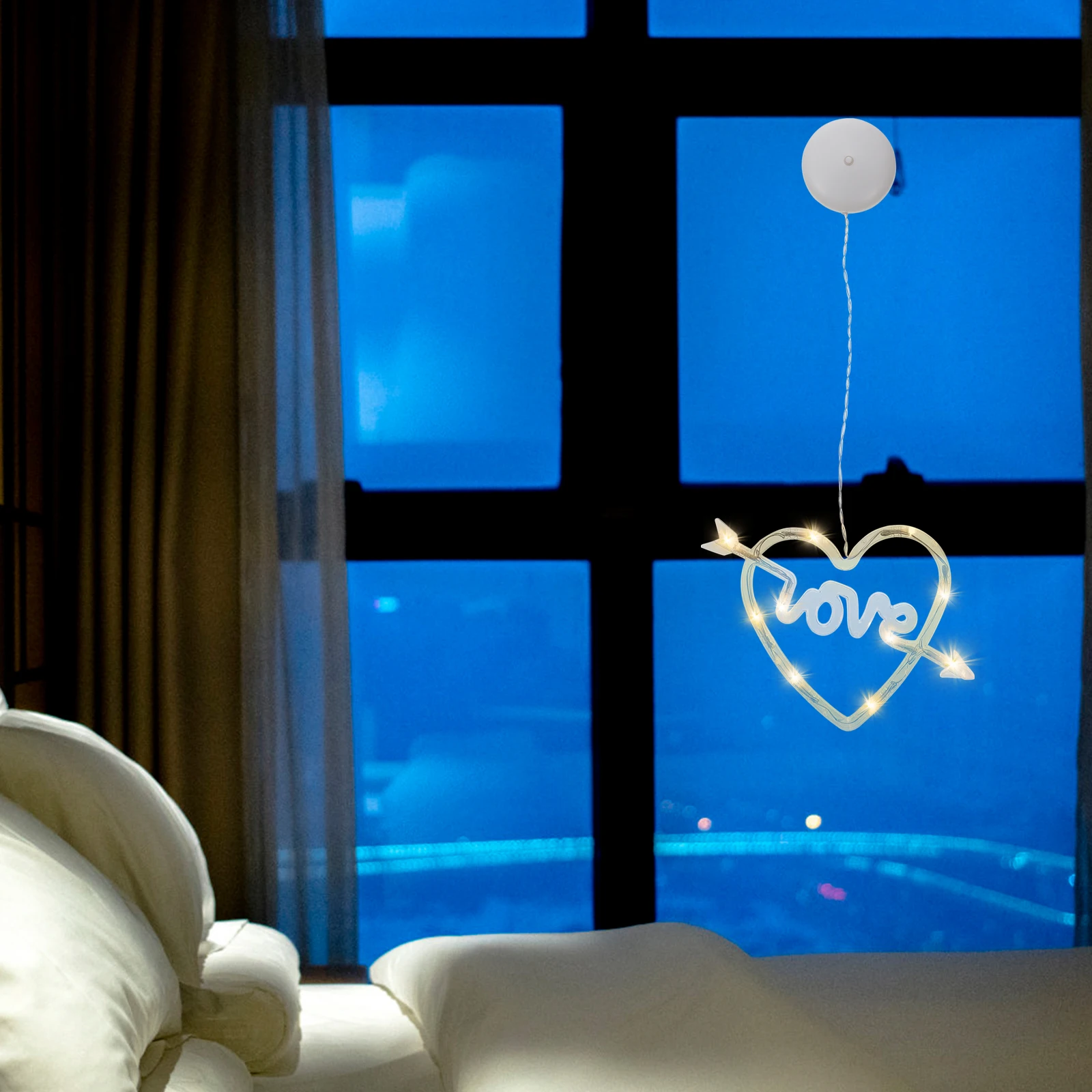 

Suction Cup Heart Shaped LED Transparent Valentine Day Suction Cup Light Home Decor Hanging Festival Night Light