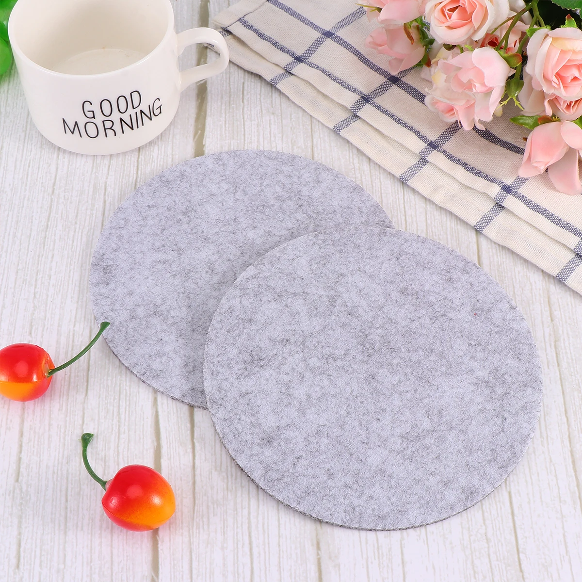 

20pcs 14X14Cm Felt Feet Mats Non-Slip Furniture Pads Round Chair Mats Water Resistant Floor Protectors Home Decor Light Grey