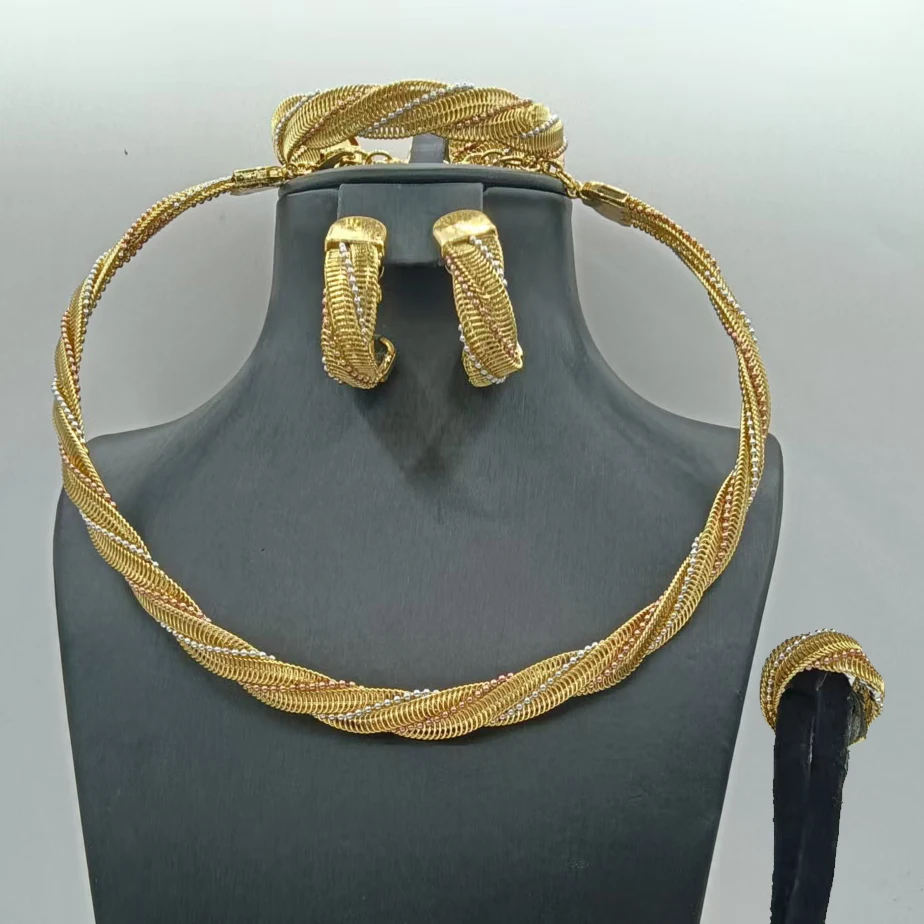 elegante-set-di-gioielli-placcati-in-oro-a-trama-intrecciata-tricolore-composto-da-collana-bracciale-orecchini-e-anello-perfetto-per-feste