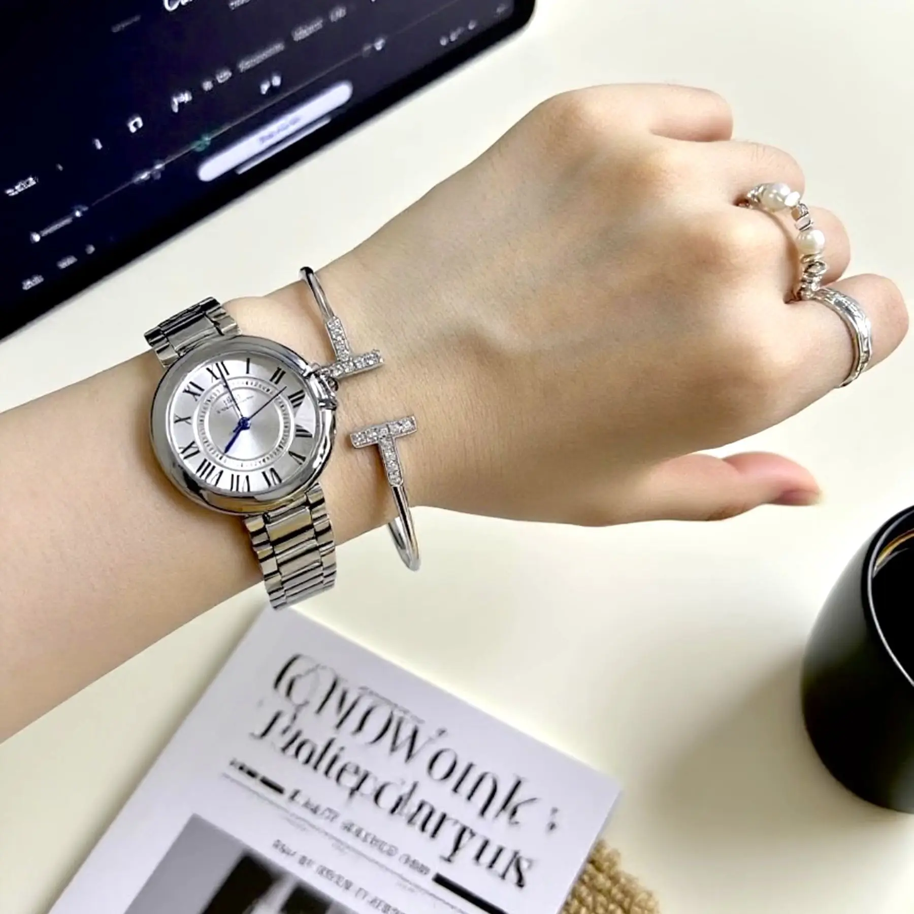 Neue modische Damenuhr aus Edelstahl mit Quarzwerk (2025)، Luxuriöse und minimaltici Trenduhr За Damen، ملحقات Damen #2