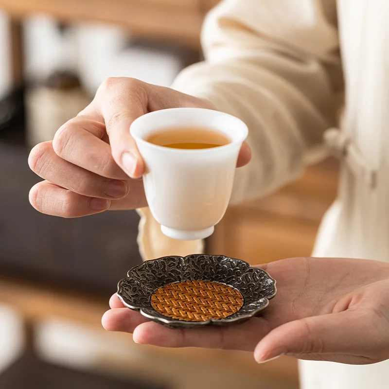 Weaved lotus tea cup coaster, vintage alloy coaster, heat-resistant tea cup coaster, suitable for home and office use