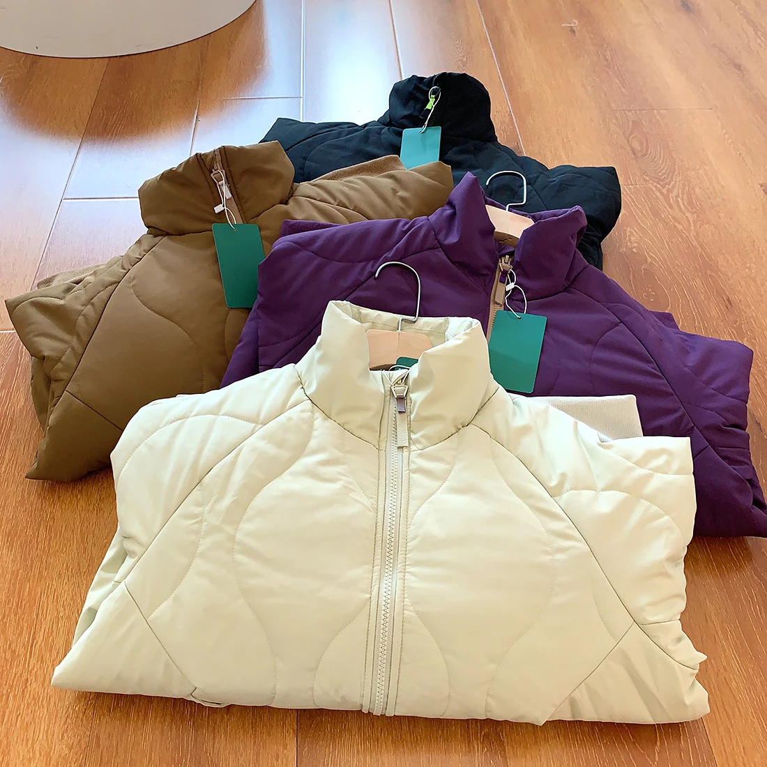 

Мужская утепленная куртка-пилот с воротником-стойкой, водонепроницаемая, из хлопка с наполнителем, имитирующим пух, модная, городская, стильная, длинная, тонкая.