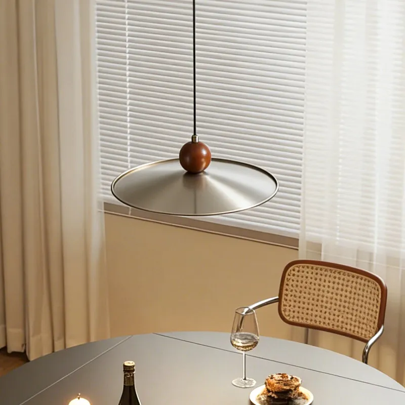 Bauhaus restaurant chandelier French table light creative island flying saucer light medieval bar lifting full spectrum chandeli