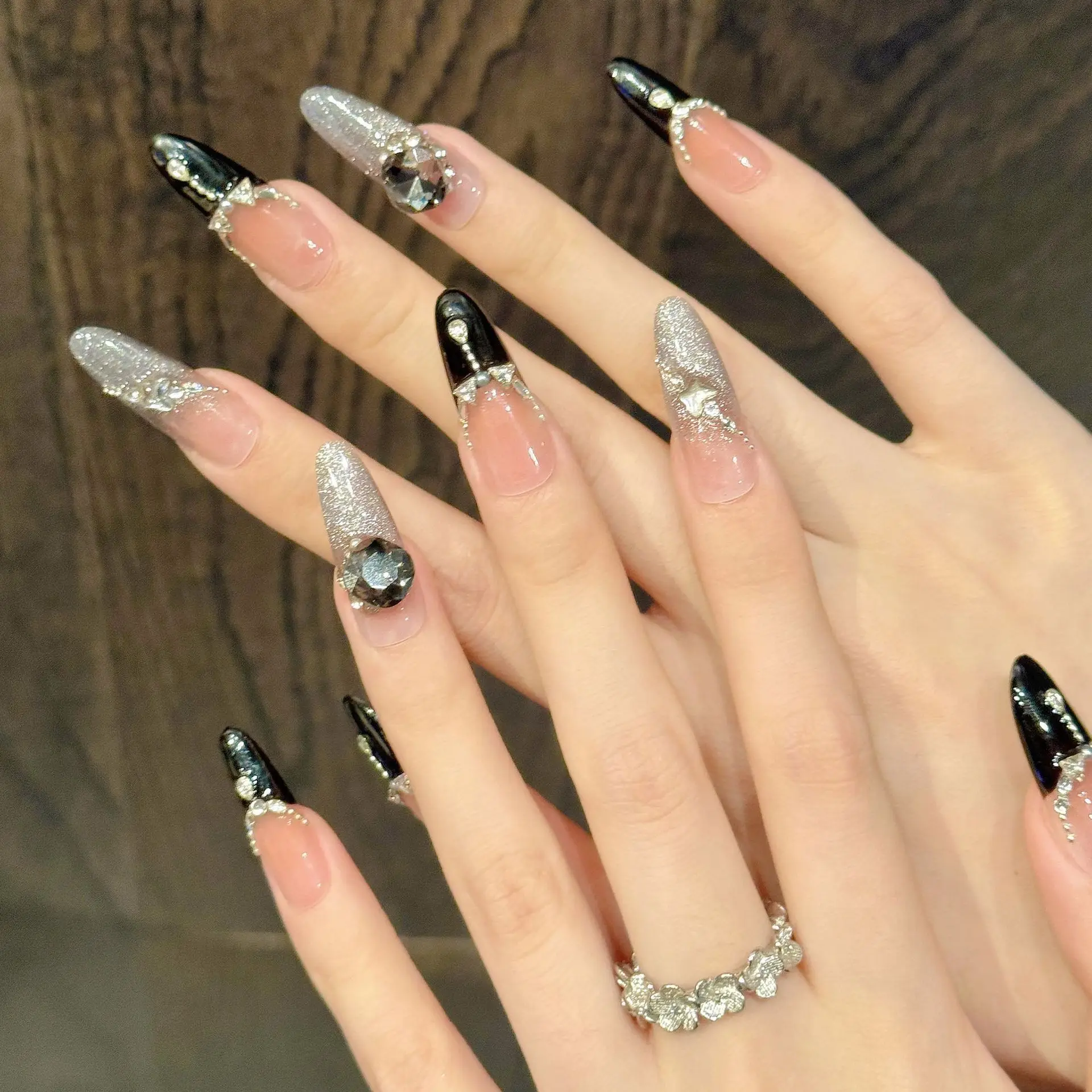 10 Uds. De uñas postizas hechas a mano Y2k, polvo plateado brillante, negro, estilo francés, prensa en uñas, rubor de diamantes de imitación, manicura de almendra