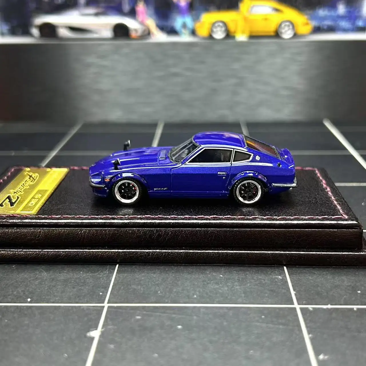 ダイキャスト IG 1:64 スケール日産デビル Z 240z S30 樹脂車モデルグッズおもちゃギフトお土産ディスプレイ飾り