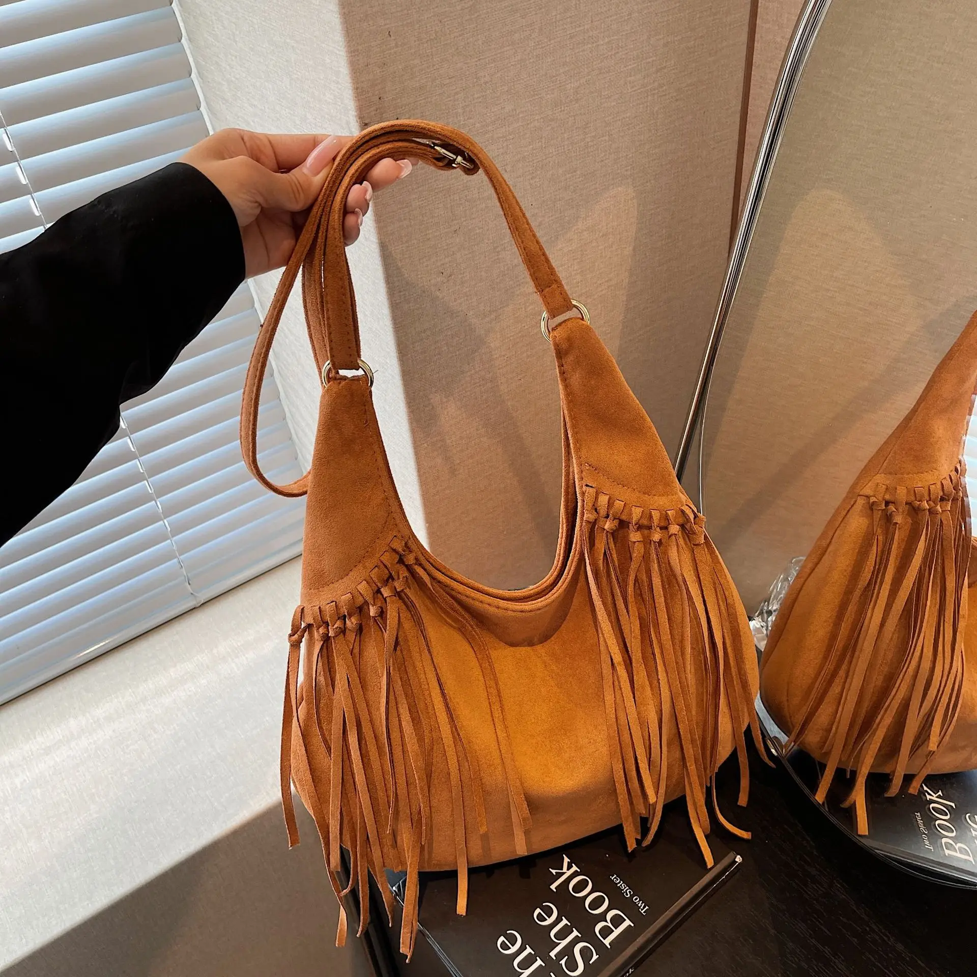 

Chic 2025 New Tassel Shoulder Bag for Women, Vintage Inspired Hobo Purse, Fashionable Bag for Casual Outings & Travel​