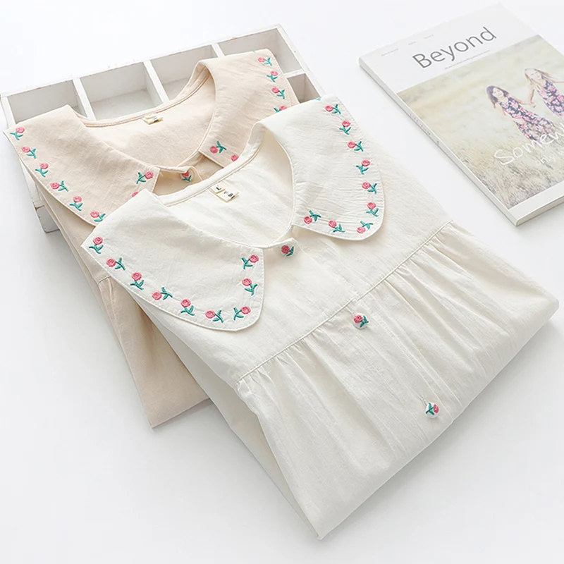 Spring Casual Sweet White Long Sleeved Shirt Women Peter Pan Collar Cotoon Loose Embroidery Flower Female Blouse Tops U260