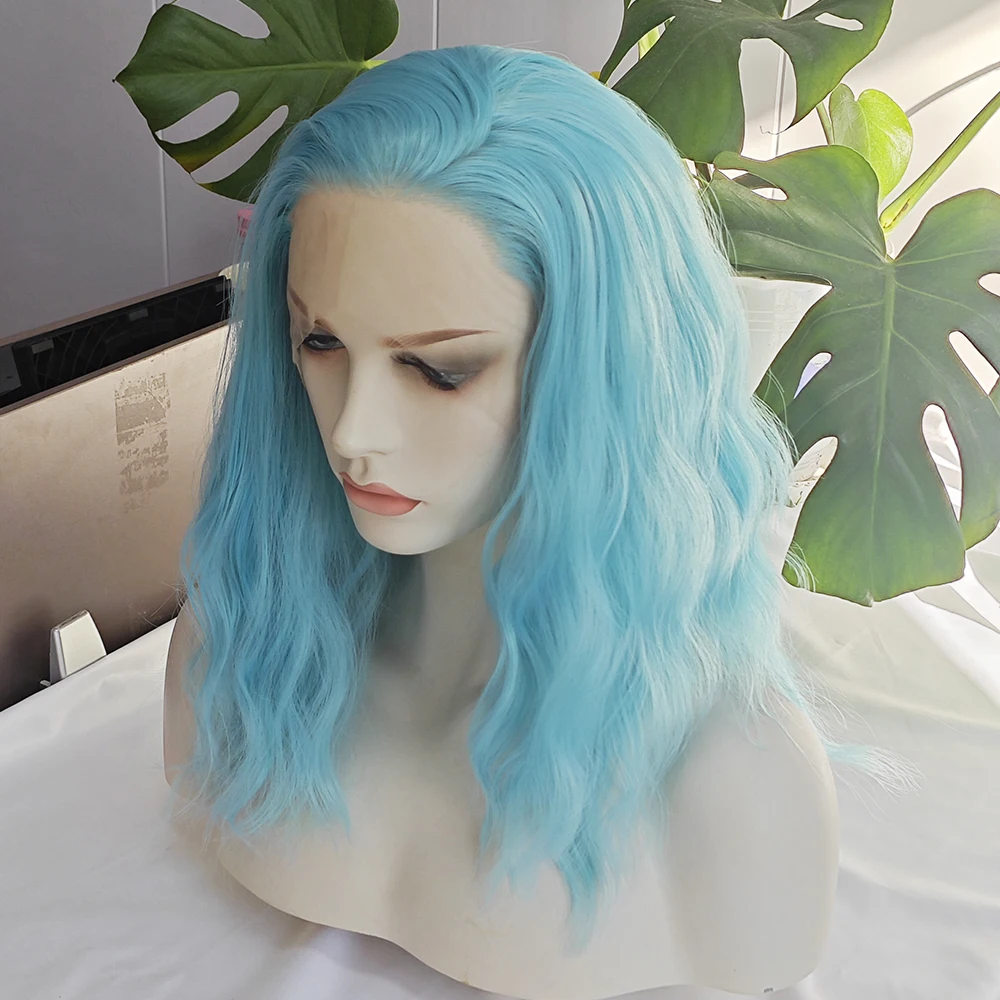 السماء الزرقاء موجة الشعر الاصطناعية الدانتيل الباروكة فضفاضة موجة الضوء الأزرق الشعر الدانتيل الجبهة الباروكات النساء تأثيري Makrup استخدام الحرارة الألياف الشعر الأزرق