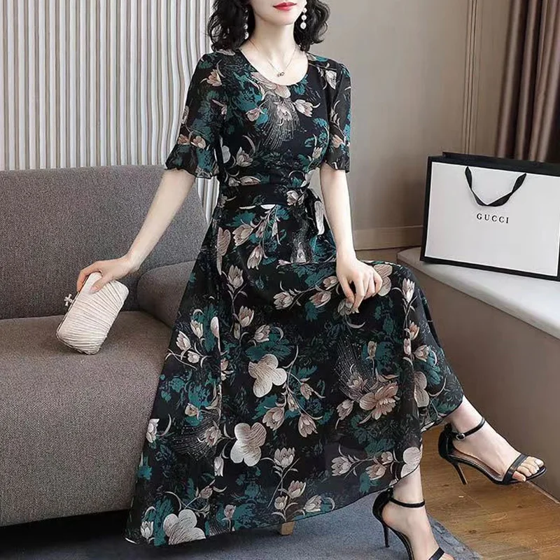 

2023 New Summer Fashion and Elegant Temperament Round Neck Exquisite Print Lace Up Waist Covering Belly Casual Holiday Dress