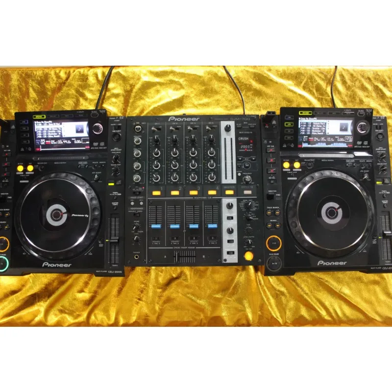 Used 2000 DJ Disc Player + Pioneer 700 DJ Mixer 2000 Set of Boutique Disc Players