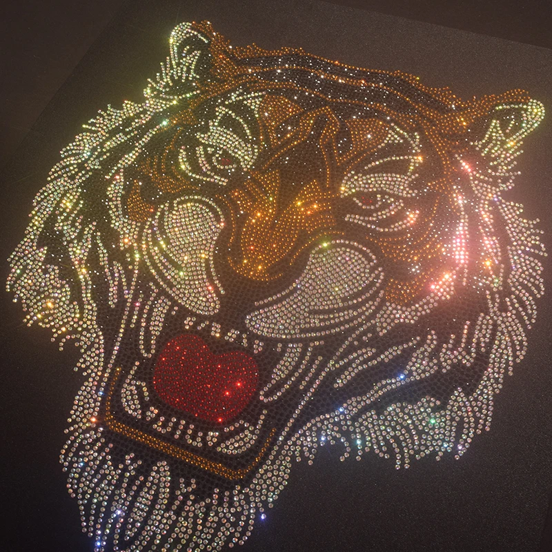 New high-quality shiny diamond tiger head stickers Iron-on T-shirt denim clothing accessories DIY fashion decoration