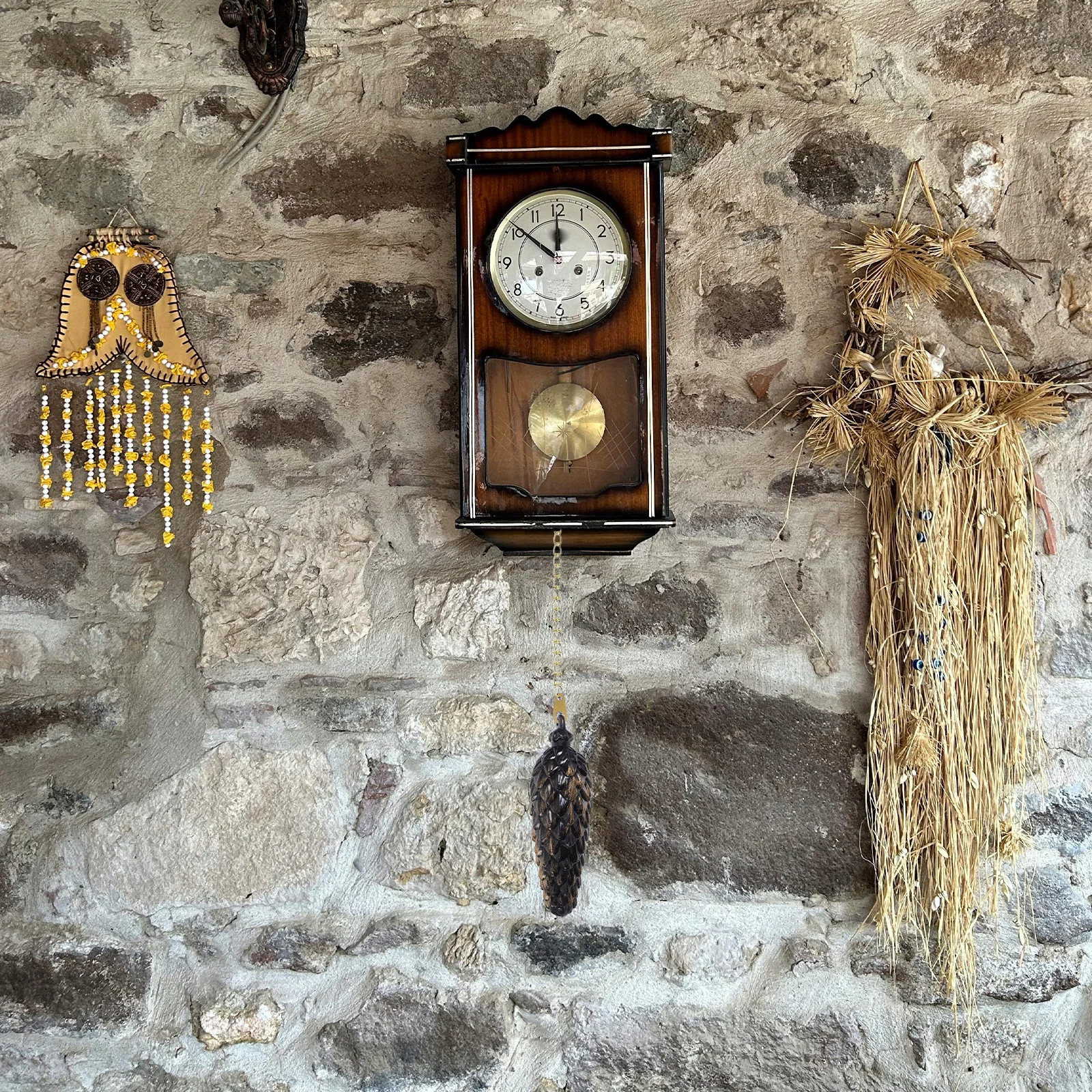 

2Pcs Cuckoo Clock Traditional Elegance Mechanical Design Bird Decor Wall Clock Wall Art for Home Office